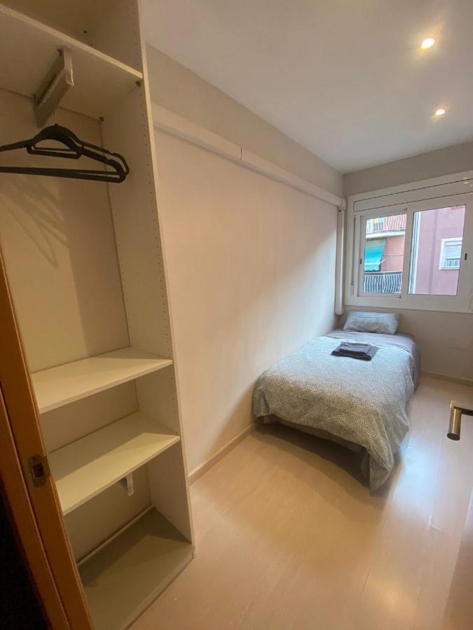 Cozy Apartment At A Great Location! لوسبيتاليت دي يوبريغات المظهر الخارجي الصورة