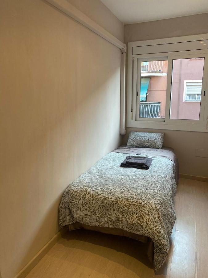 Cozy Apartment At A Great Location! لوسبيتاليت دي يوبريغات المظهر الخارجي الصورة