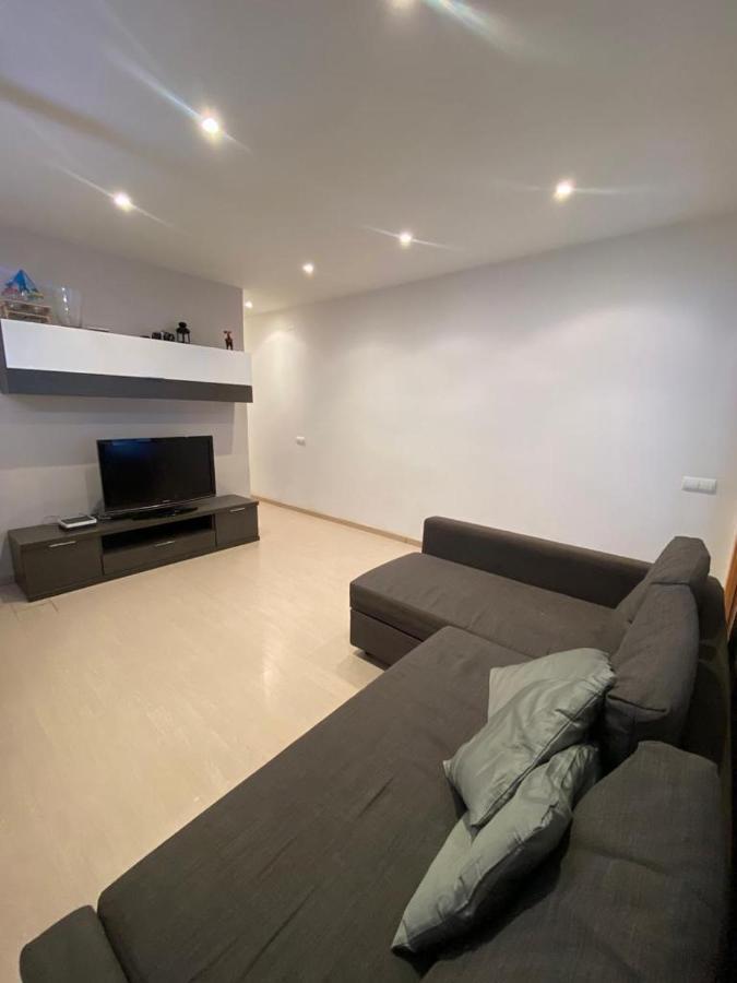 Cozy Apartment At A Great Location! لوسبيتاليت دي يوبريغات المظهر الخارجي الصورة