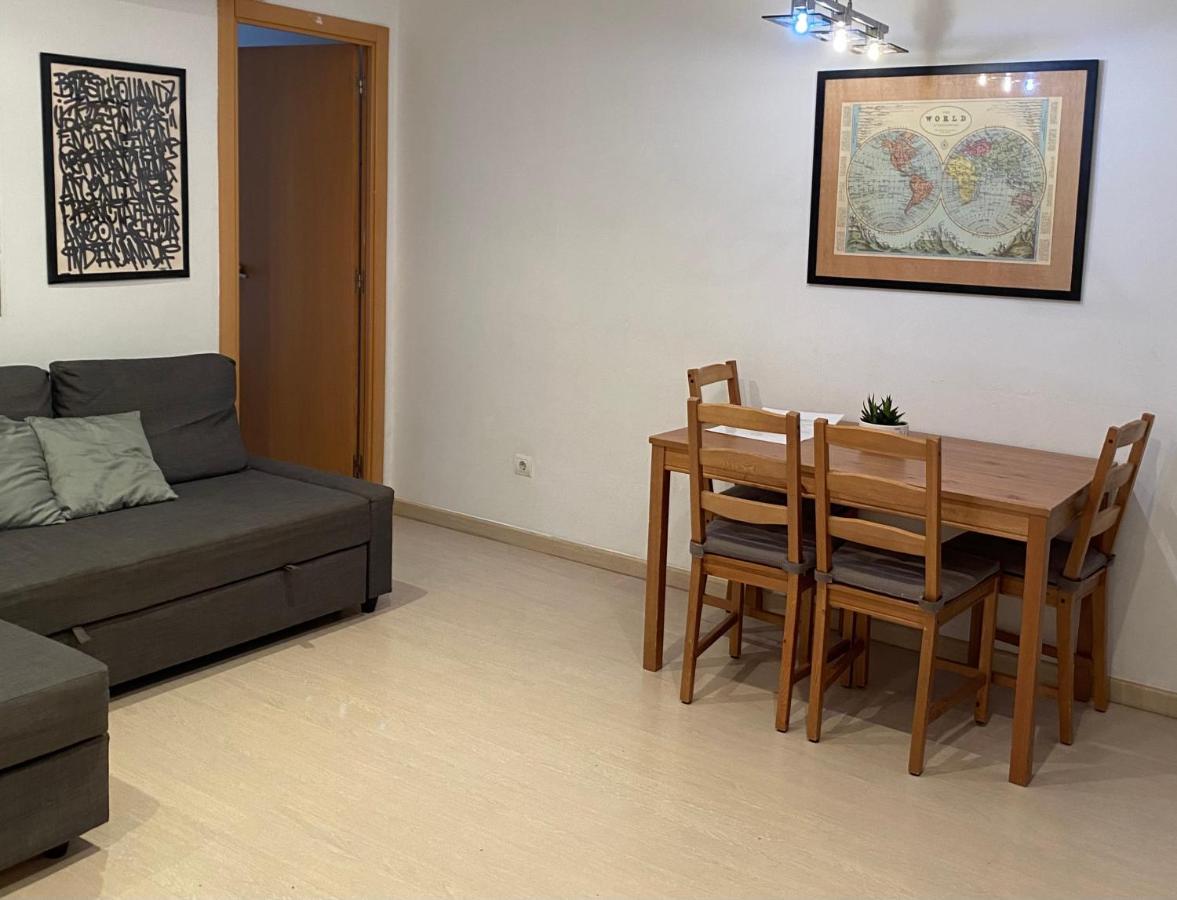 Cozy Apartment At A Great Location! لوسبيتاليت دي يوبريغات المظهر الخارجي الصورة