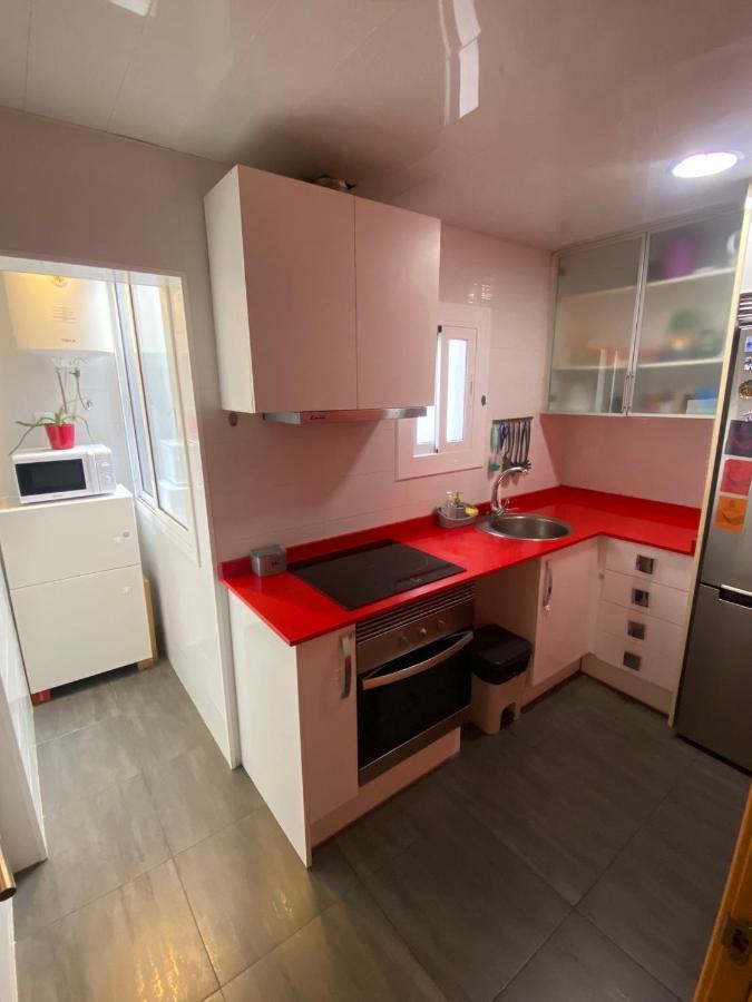 Cozy Apartment At A Great Location! لوسبيتاليت دي يوبريغات المظهر الخارجي الصورة